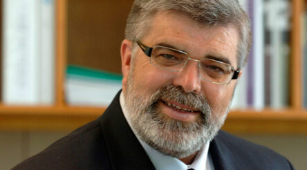 Image for Labor promises easier access to government contracts