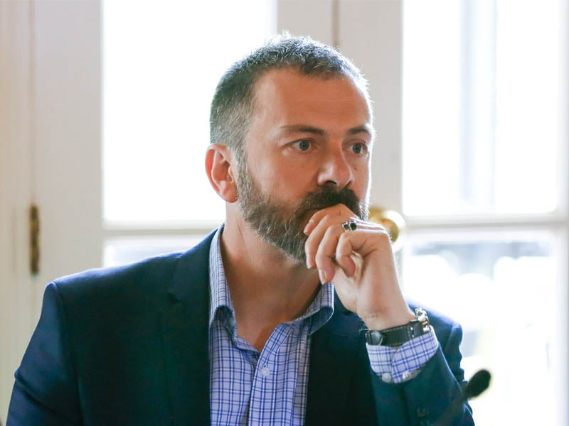 Adrian-Turner4-800×600-1