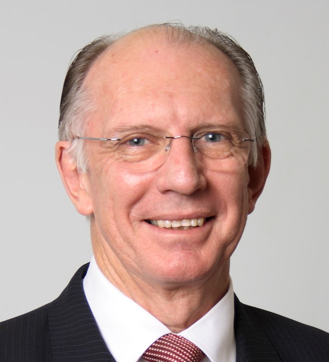 Robert Masters_ color -0690_175rgb (2)