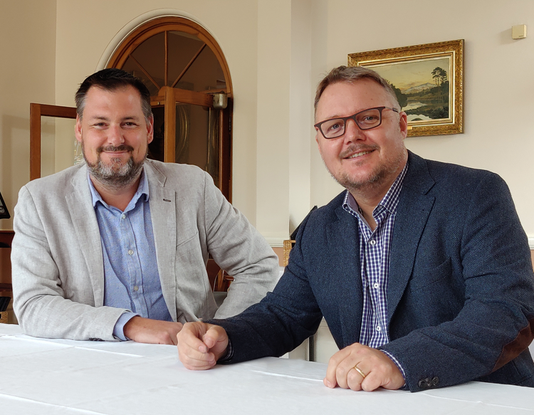 Shane+Bartel,+CEO,+Climate+Capital+(left)+with+Brendan+James,+Founder+and+Executive+Chairman,+LINE+Hydrogen+(right)+v2