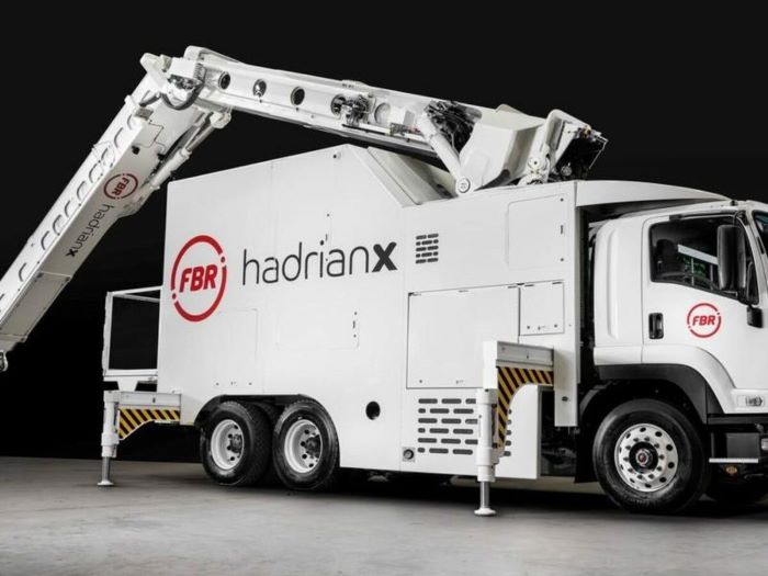 hadrian-x-assembly-complete-003-1200×600-1-1200×900-c-default