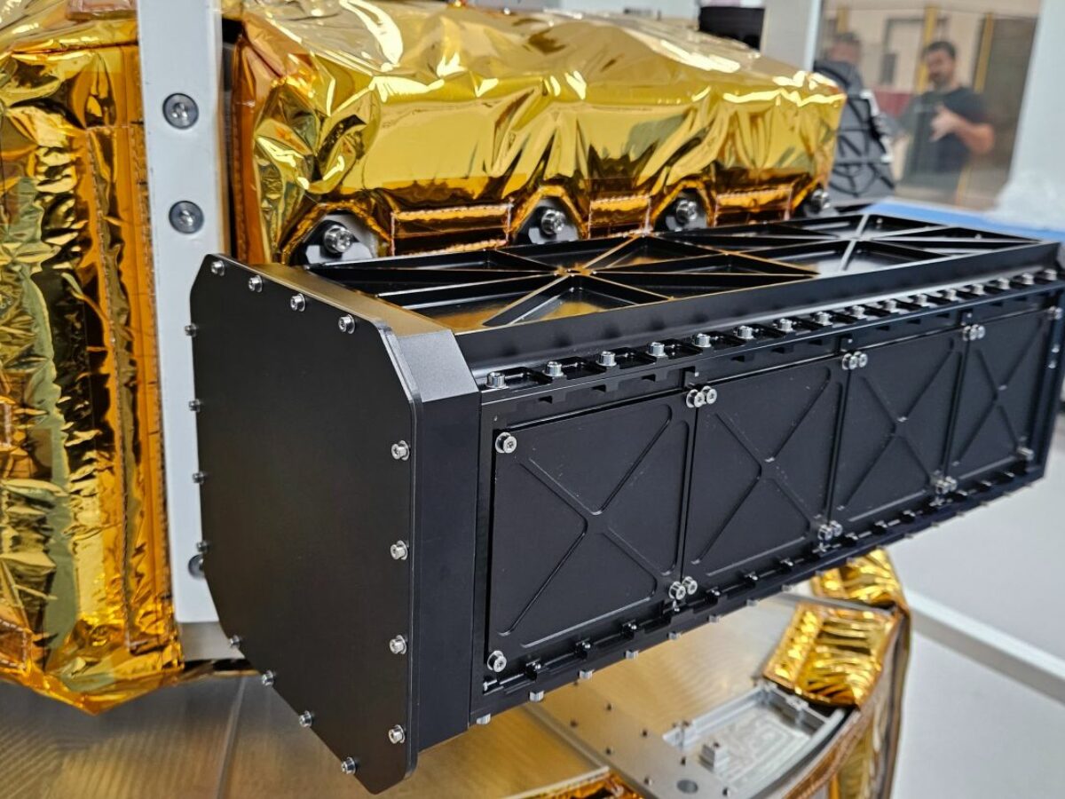 1695081695044-1200×900-c-default