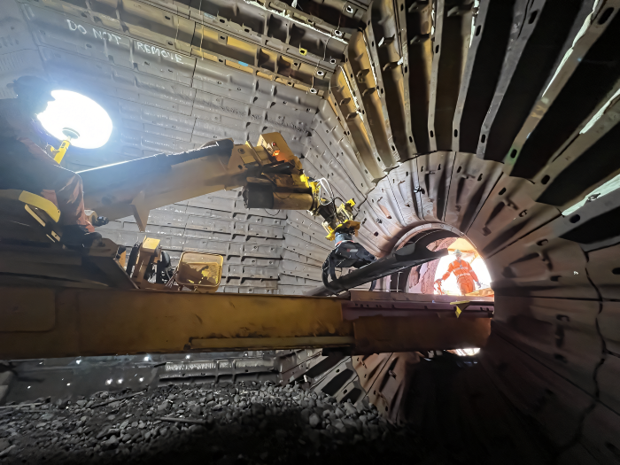 Image 3 – RUSSELL-Claw-In-Mill-Lo-Res