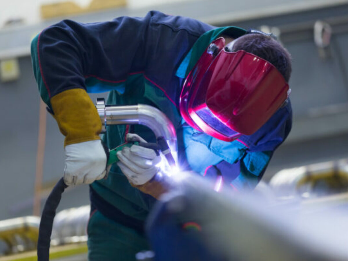 what-can-i-earn-as-a-welder-e1666224810833-1200×900-c-default