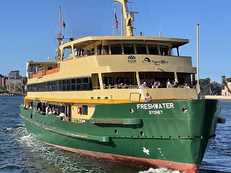 MV_Freshwater_Departing_Circular_Quay
