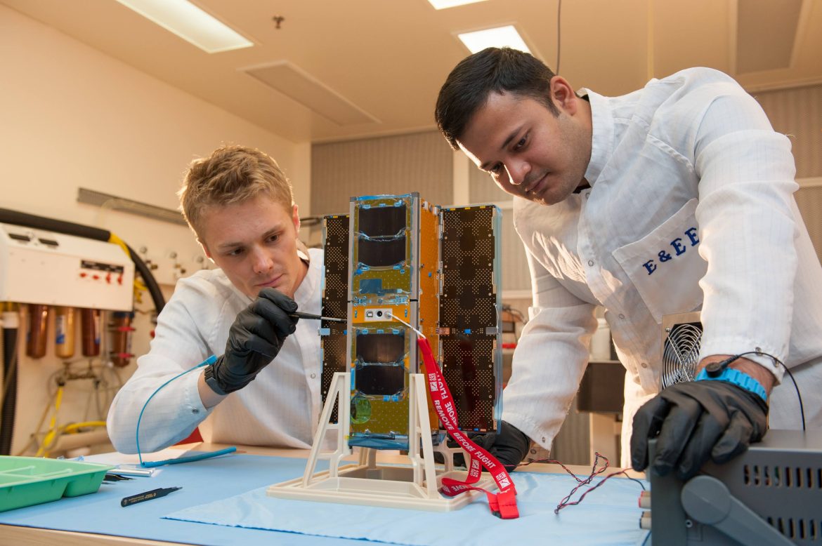 20160330adfa3443372-9593