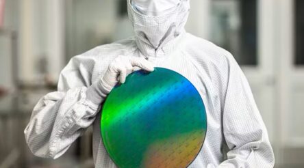 Image for A quantum computing startup says it is already making millions of light-powered chips