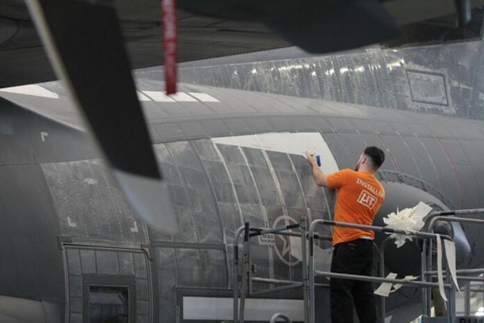 MicroTau's fuel-saving film to be tested in the US by Delta Air Lines