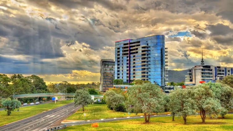 How EVs and electric water heaters are turning cities into giant batteries