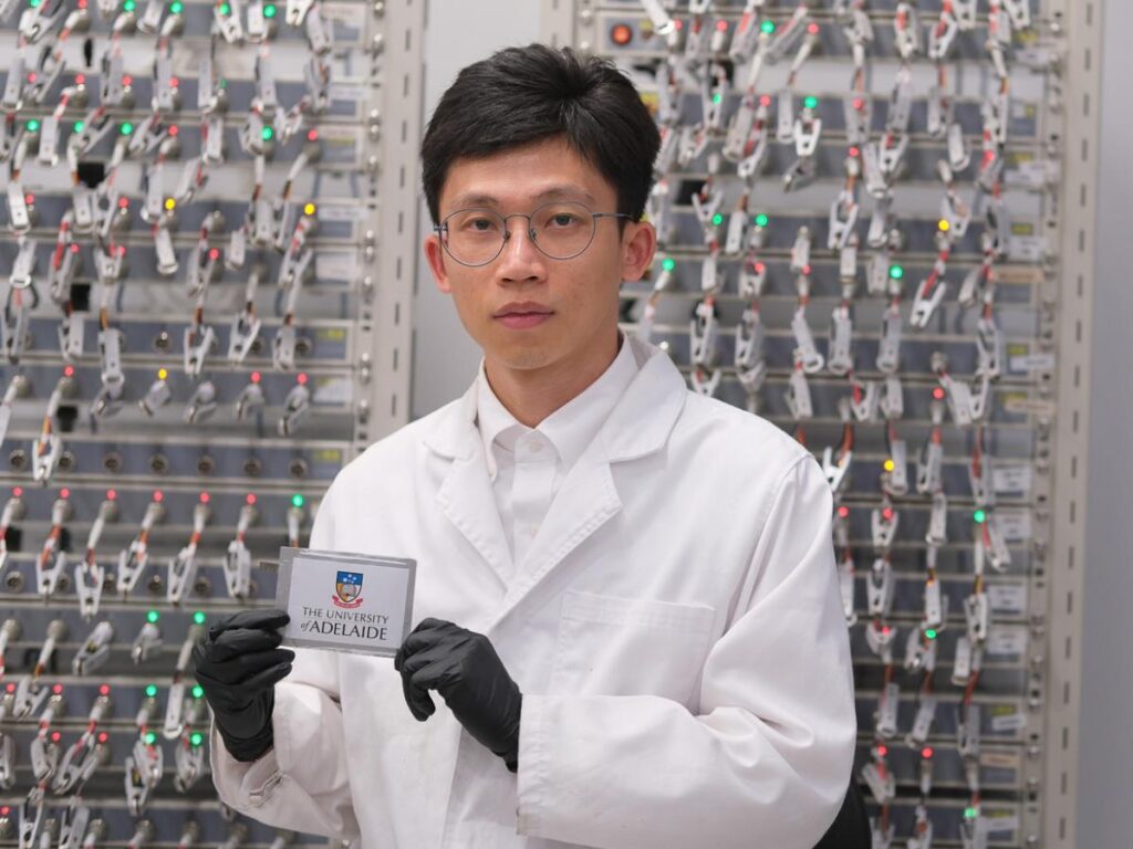 Uni Adelaide researchers develop new electrolyte for stabler aqueous zinc batteries